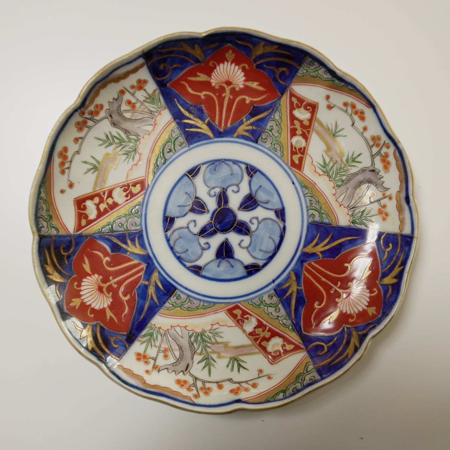 色絵と金彩が華やぐ7寸皿 - Kotto Shop