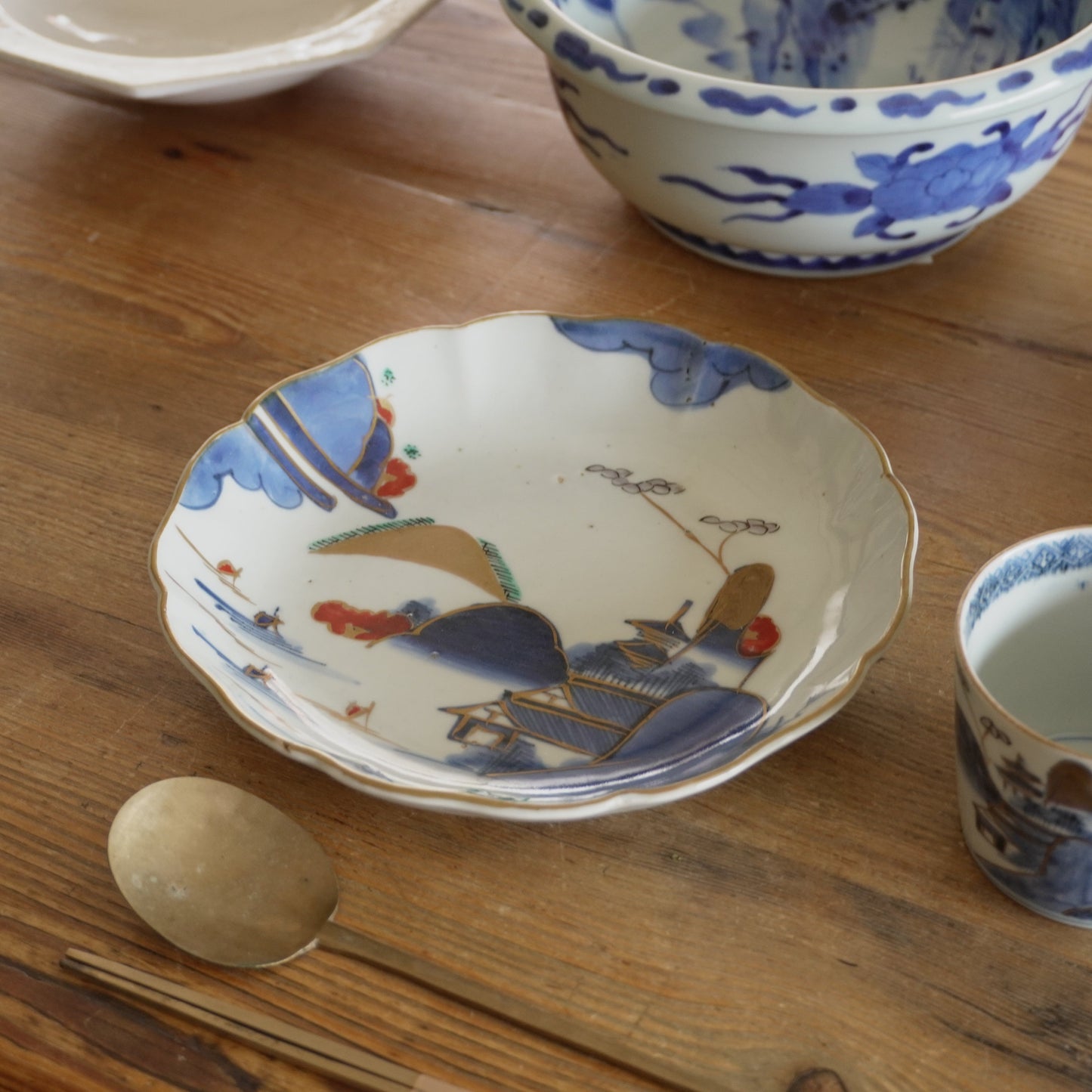 【7寸皿】静かな山水と金彩の美しい器 - Kotto Shop