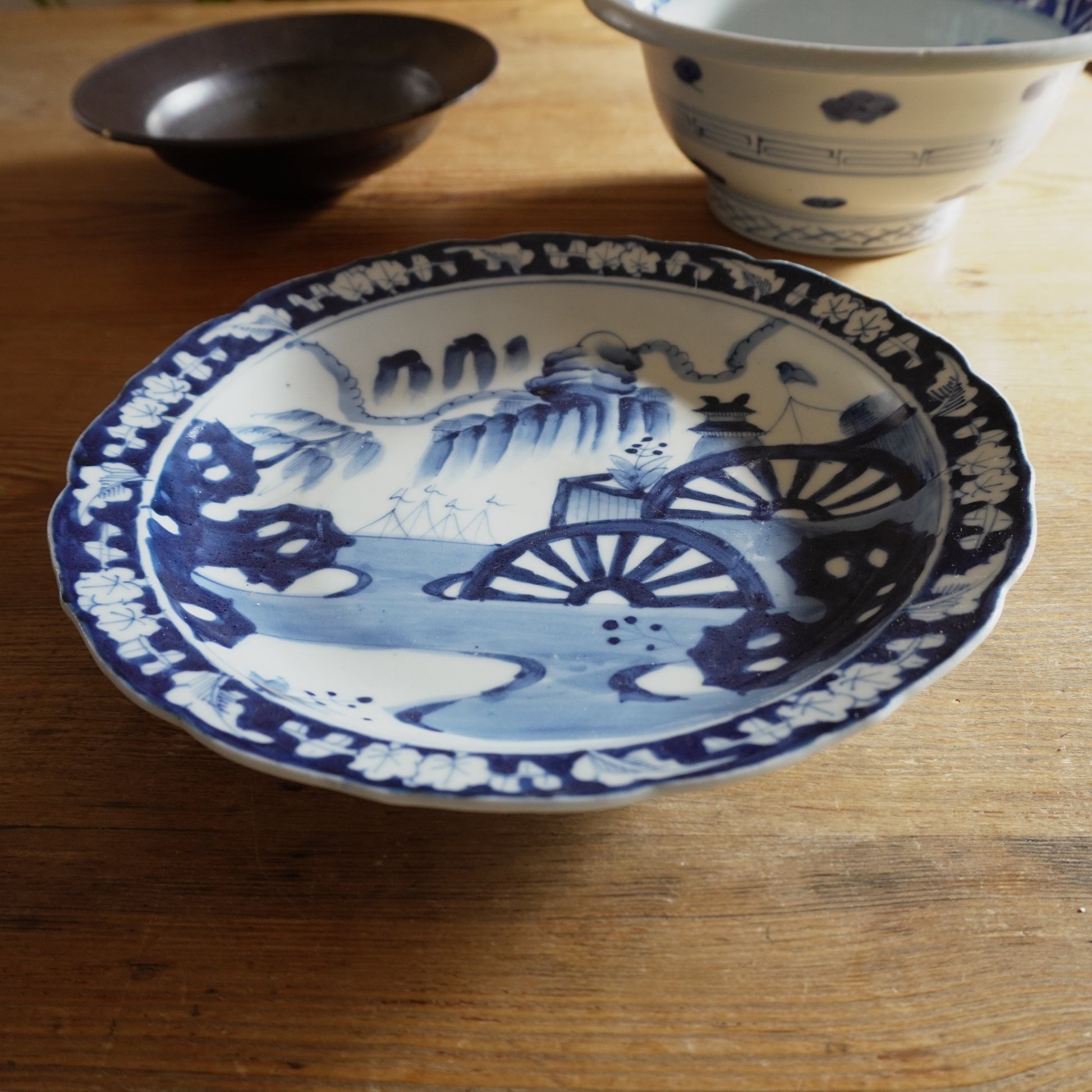 口縁のデザインがおしゃれな幕末8寸皿 - Kotto Shop