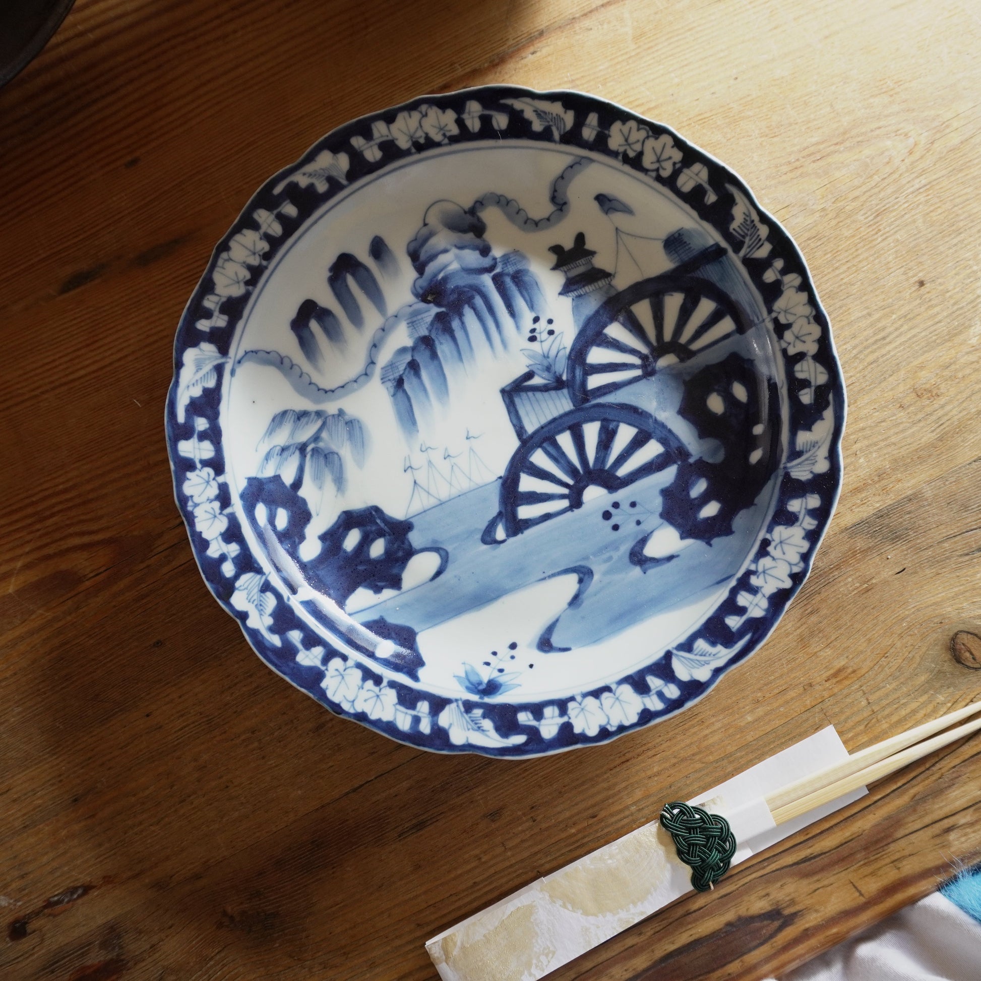 口縁のデザインがおしゃれな幕末8寸皿 - Kotto Shop