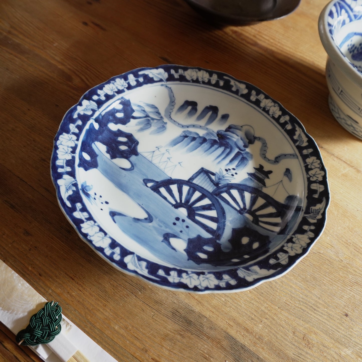 口縁のデザインがおしゃれな幕末8寸皿 - Kotto Shop