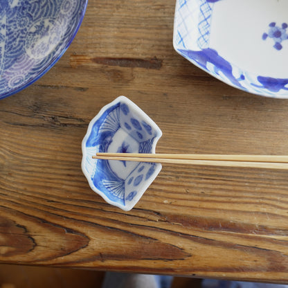 食卓を静かに彩る変形豆皿