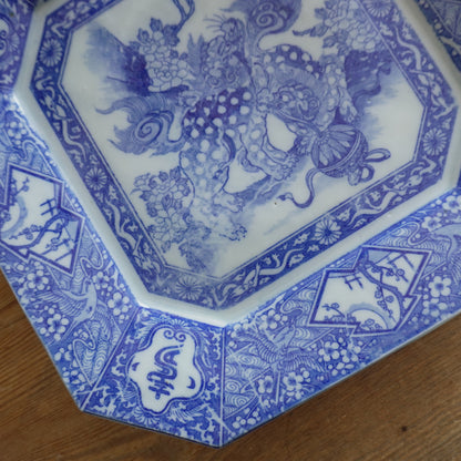 獅子と牡丹咲く角大皿