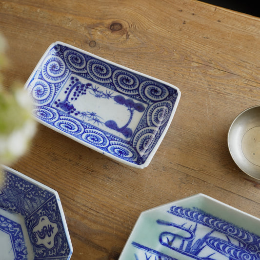 蛸唐草の染付長皿