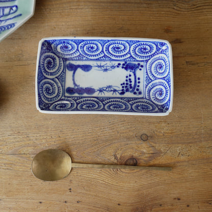 蛸唐草の染付長皿