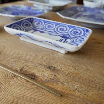 蛸唐草の染付長皿