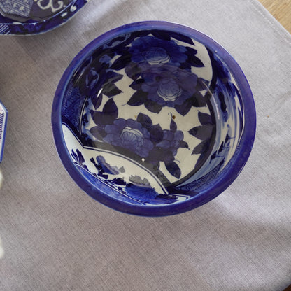 大輪牡丹と窓絵の中鉢