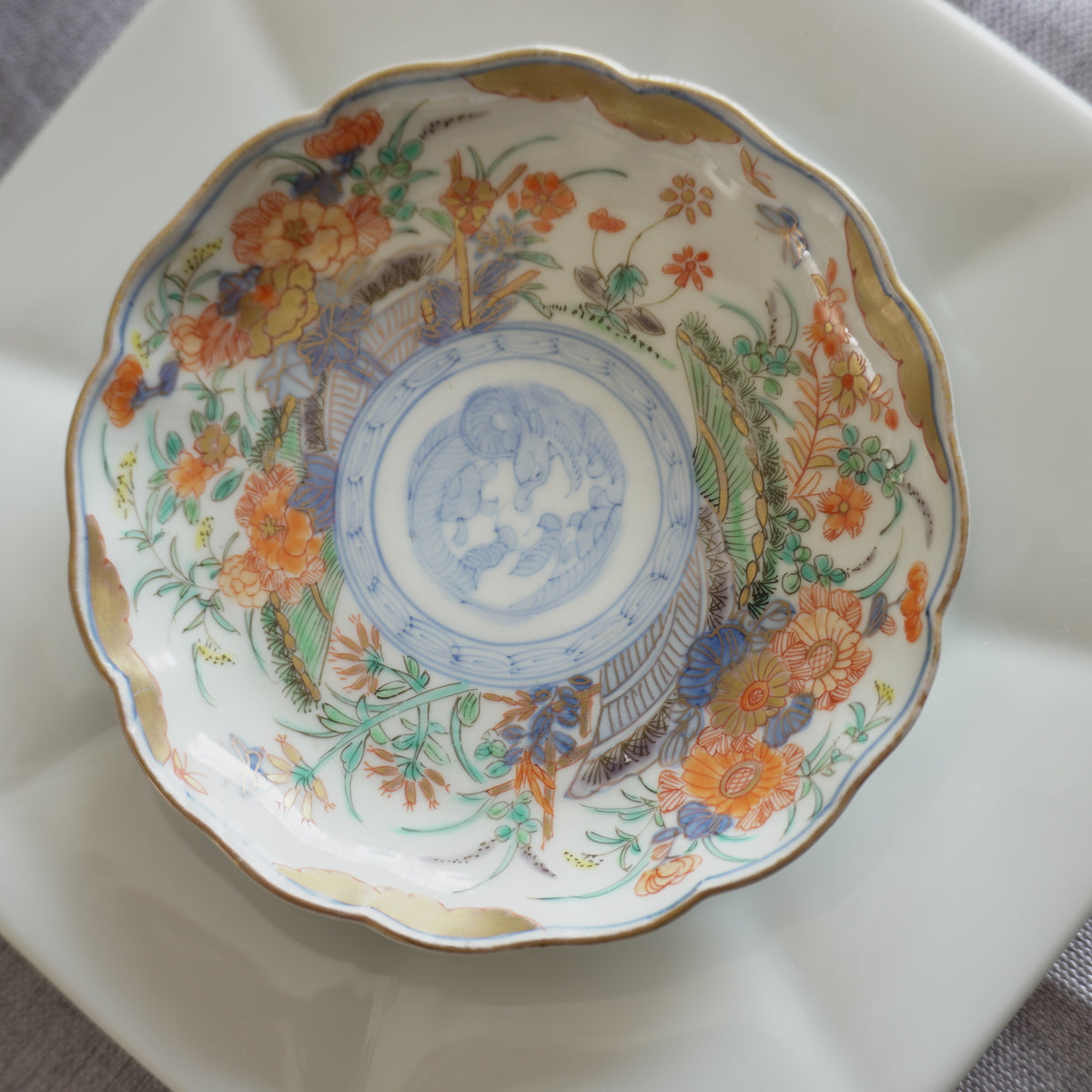 花籠図色絵小皿