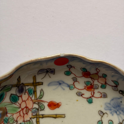 【キズあり】蝶舞う花図色絵小皿