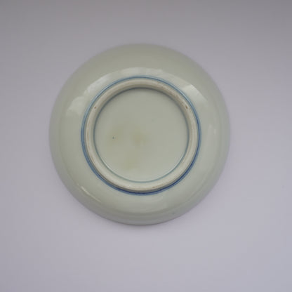実り文様が愛らしい赤絵小皿(1)