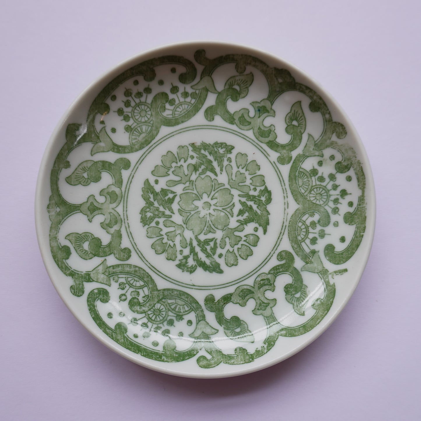 花図印判小皿 表