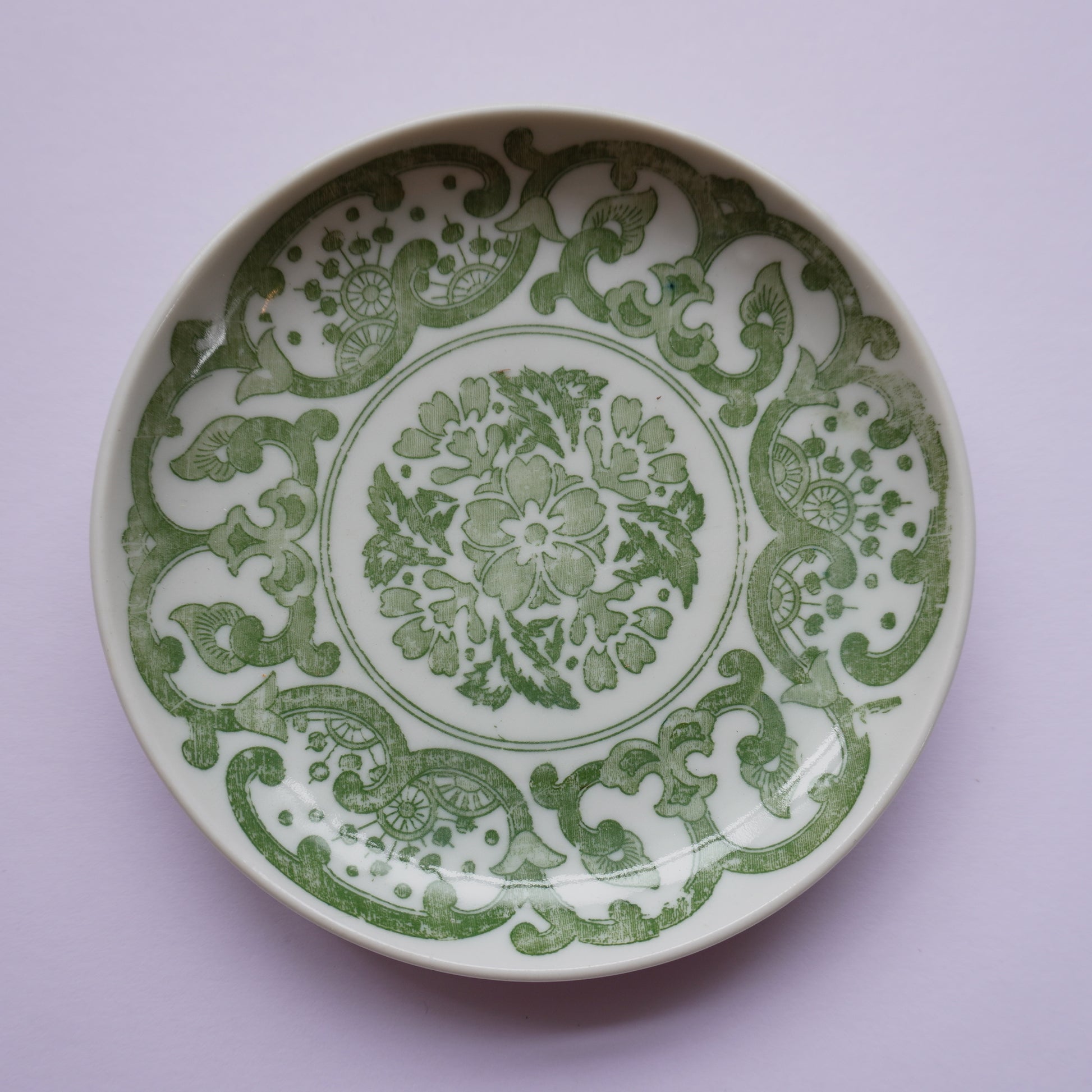 花図印判小皿 表