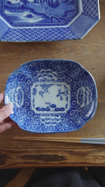 細やかな花々が料理を包み込む印判楕円皿