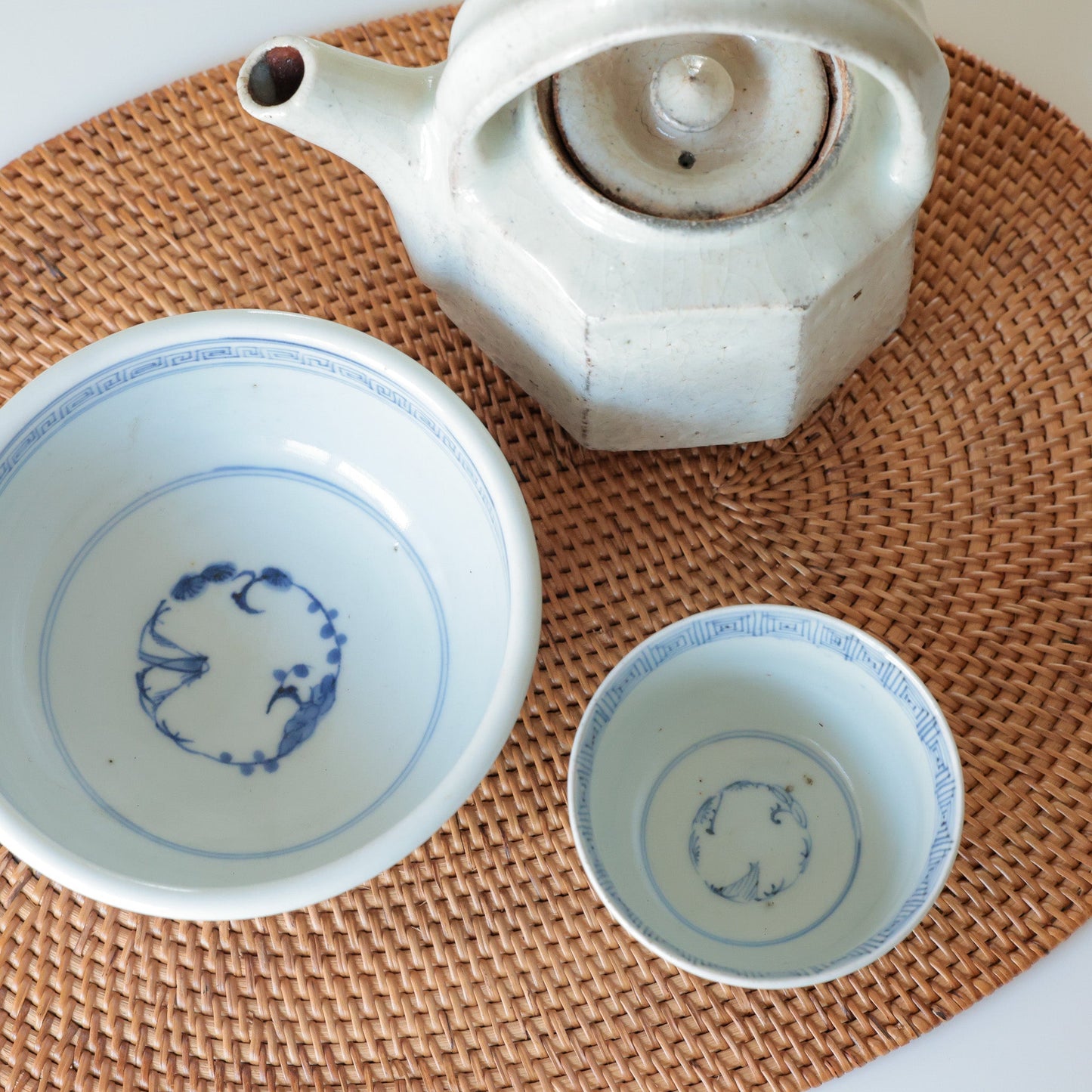 美しい線描き染付丼 - Kotto Shop