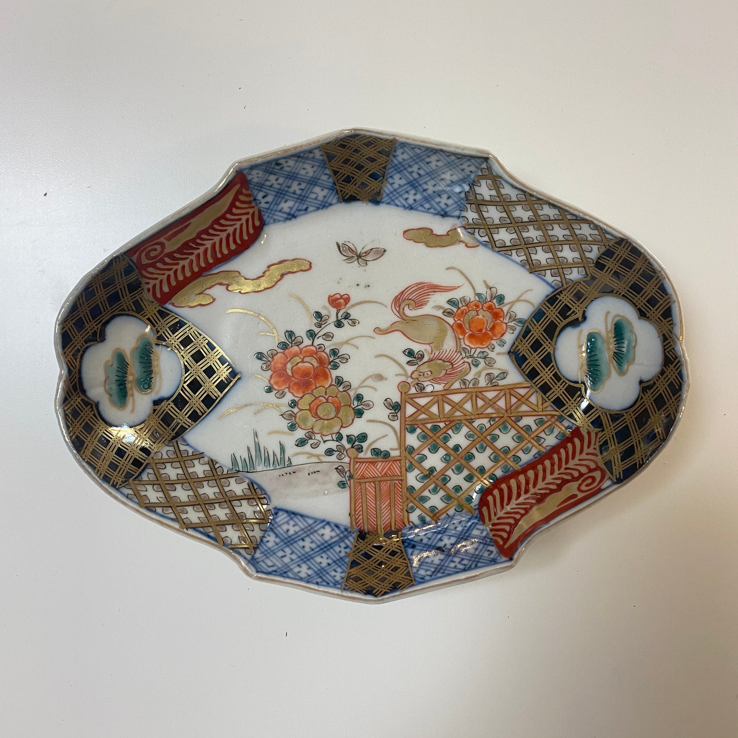 吉祥を重ねた色絵変形向付 - Kotto Shop