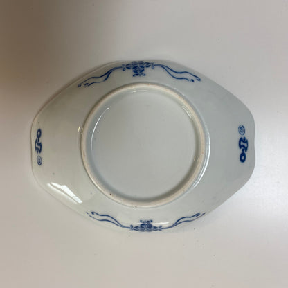 華やかに彩る染付変形皿 - Kotto Shop