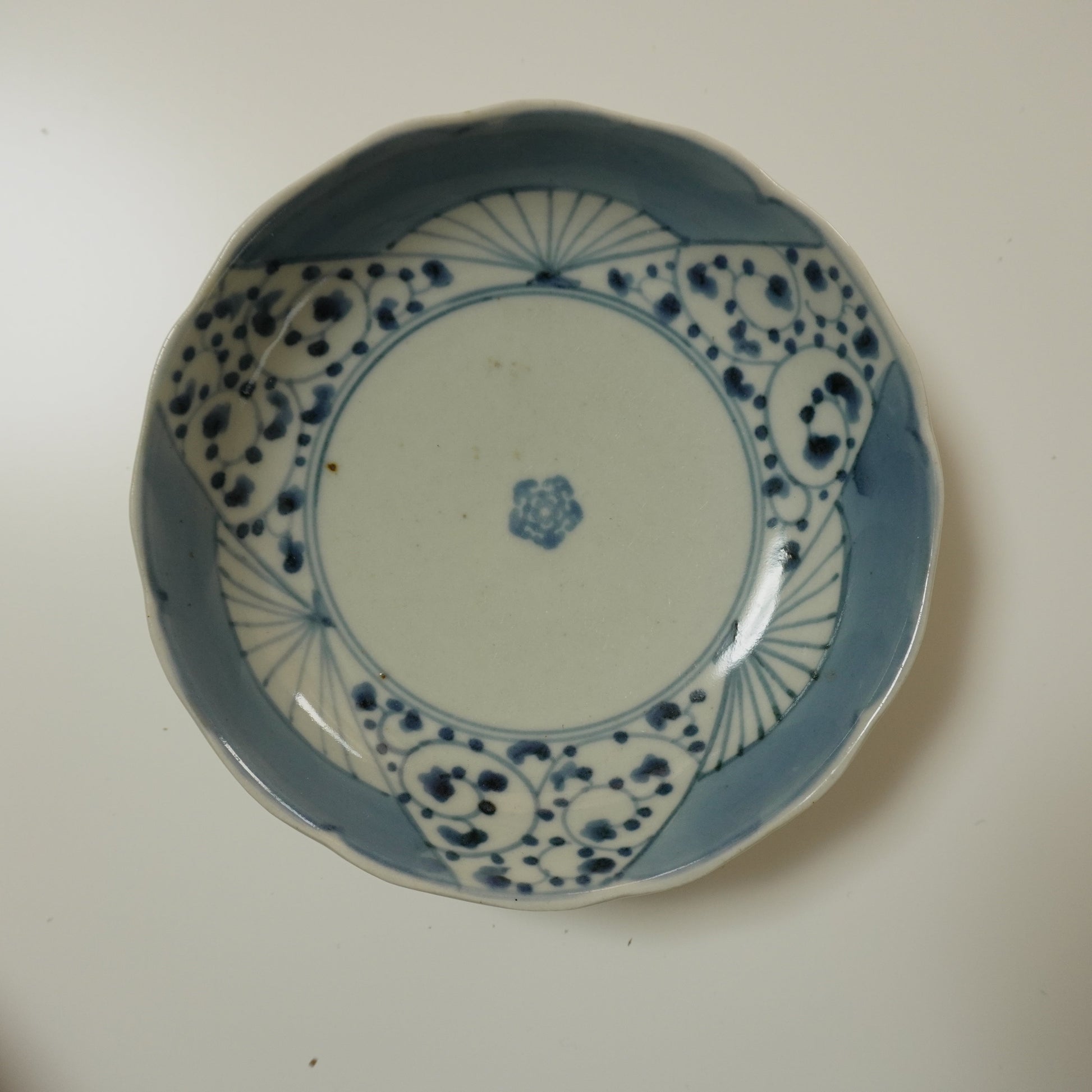 時代の美しさを感じる古伊万里くわらんか皿 - Kotto Shop