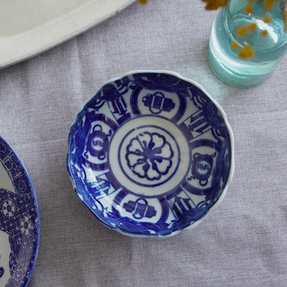 鮮やかブルーが印象的な深皿 - Kotto Shop