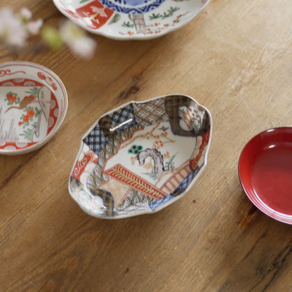 情景を移す色絵変形皿 - Kotto Shop