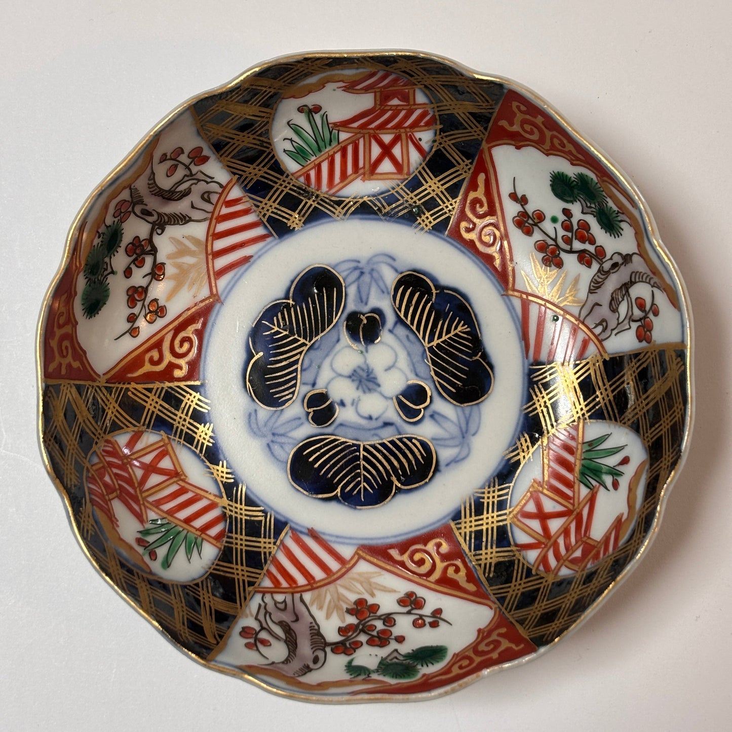 黒と赤が織りなす金彩なます皿 - Kotto Shop