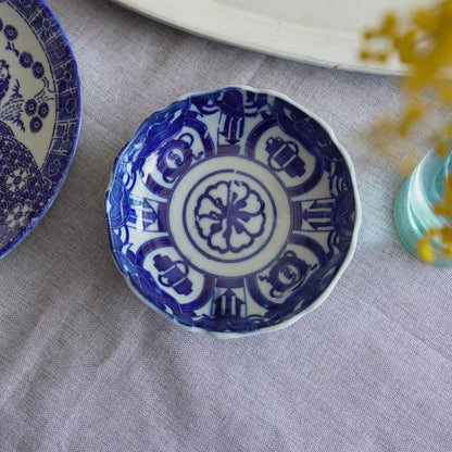 鮮やかブルーが印象的な深皿 - Kotto Shop