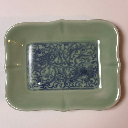 鳳凰舞うグリーンの変形皿 - Kotto Shop