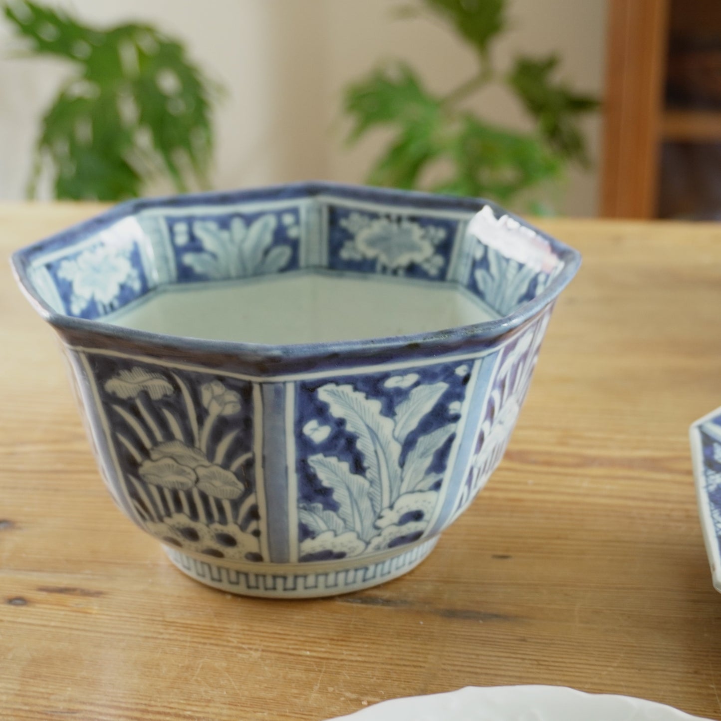 時代を感じる藍が美しい染付八角中鉢 - Kotto Shop