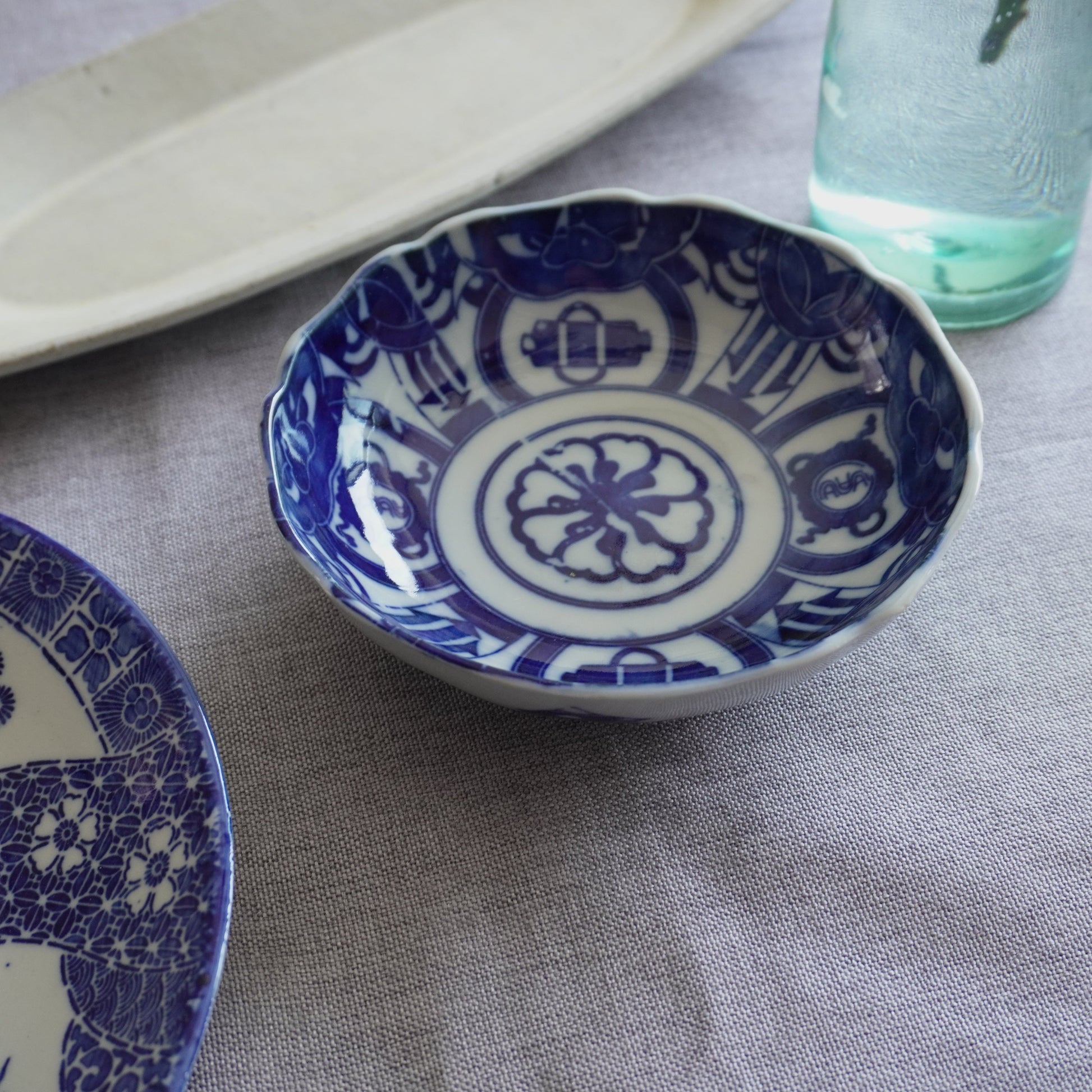 鮮やかブルーが印象的な深皿 - Kotto Shop