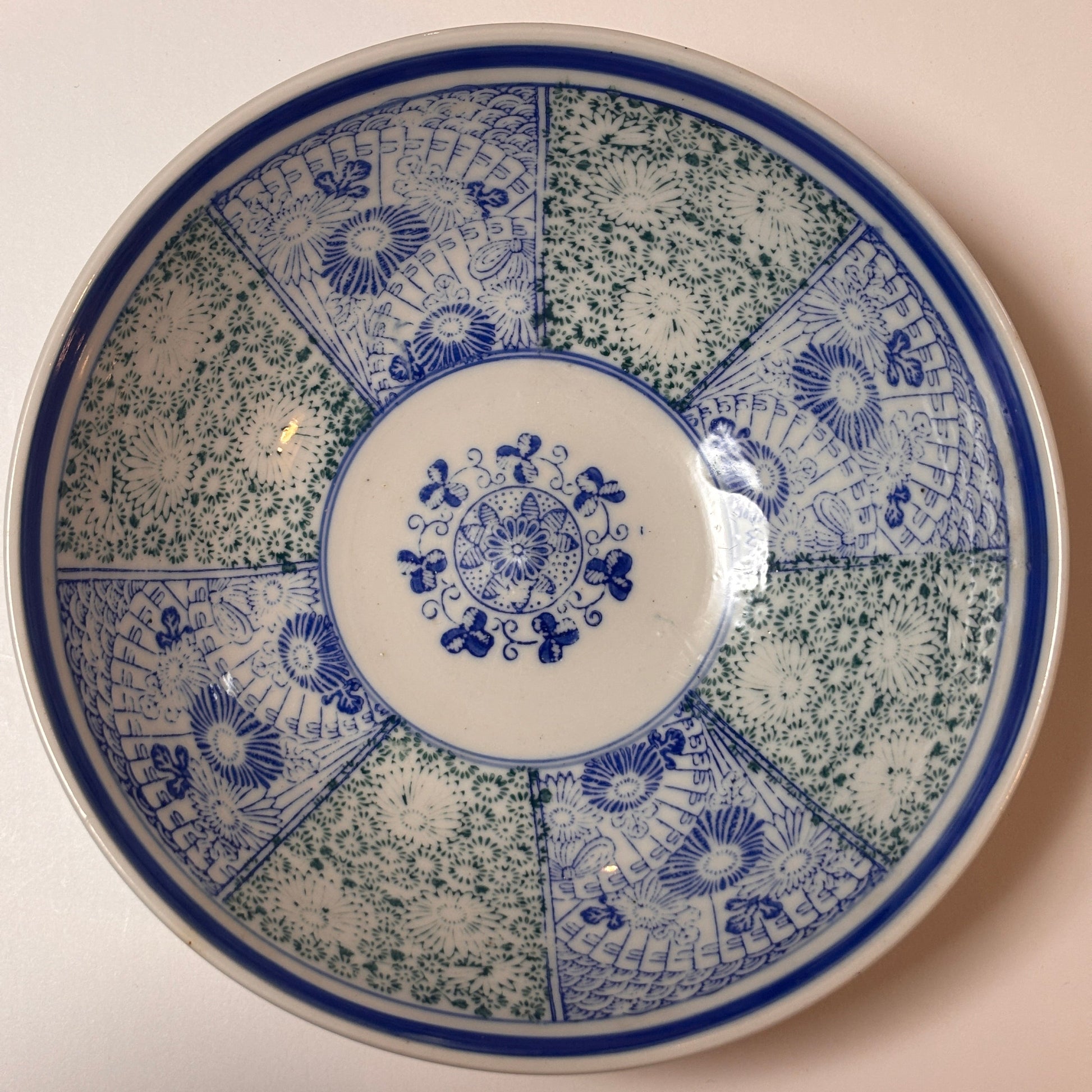 ブルーとグリーンの扇文丼鉢 - Kotto Shop