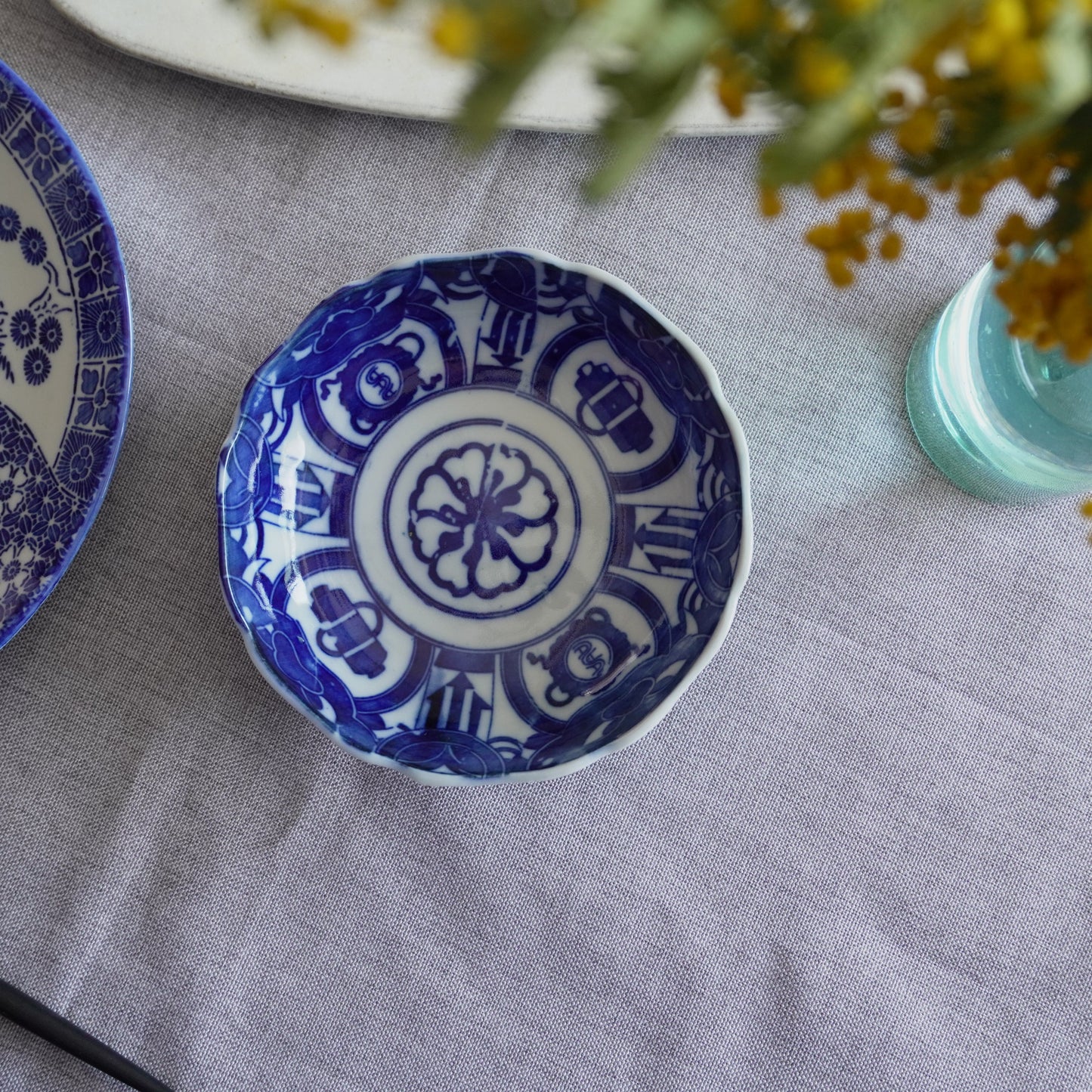 鮮やかブルーが印象的な深皿 - Kotto Shop