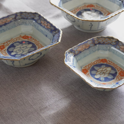 【ざらつきあり】美しい淡いブルーに朱が映える重ね四角鉢 - Kotto Shop