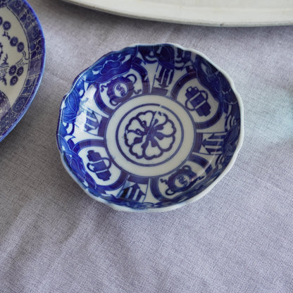 鮮やかブルーが印象的な深皿 - Kotto Shop