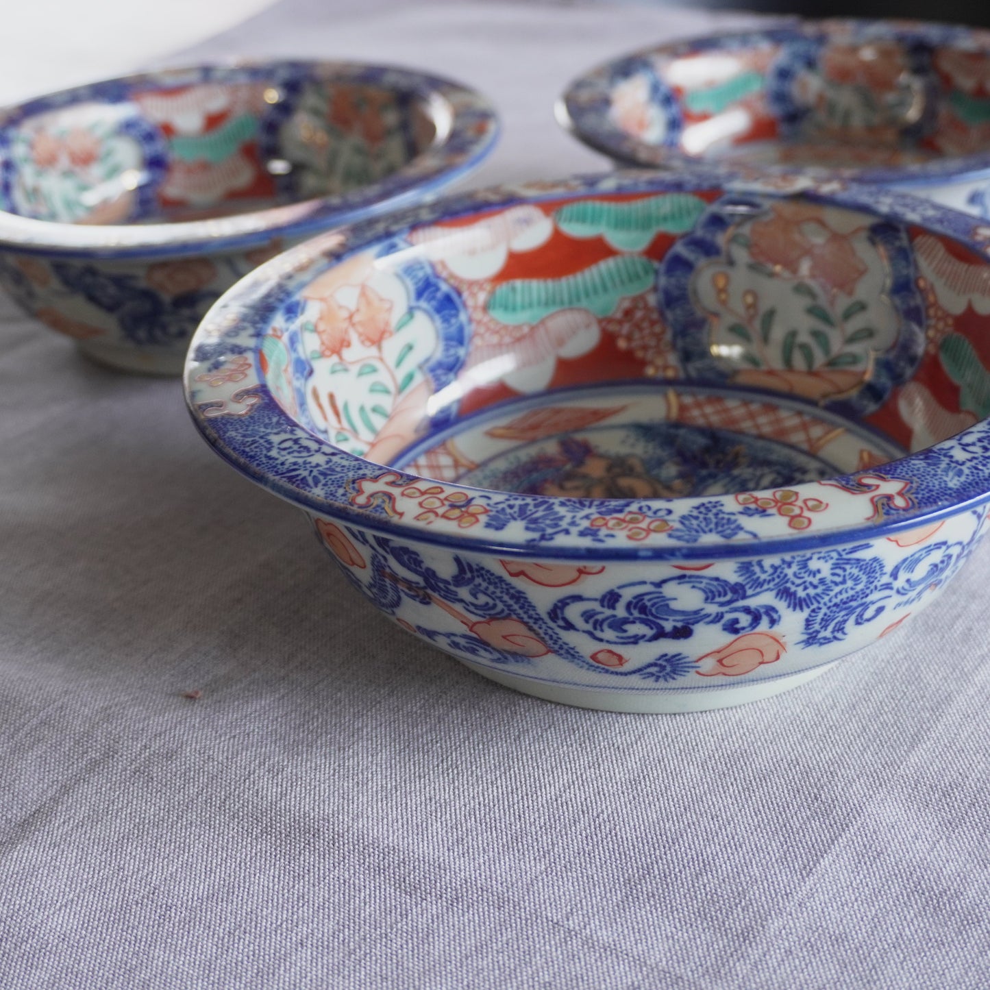 カジュアルに華やぐ牡丹に鳥図の鉢 - Kotto Shop