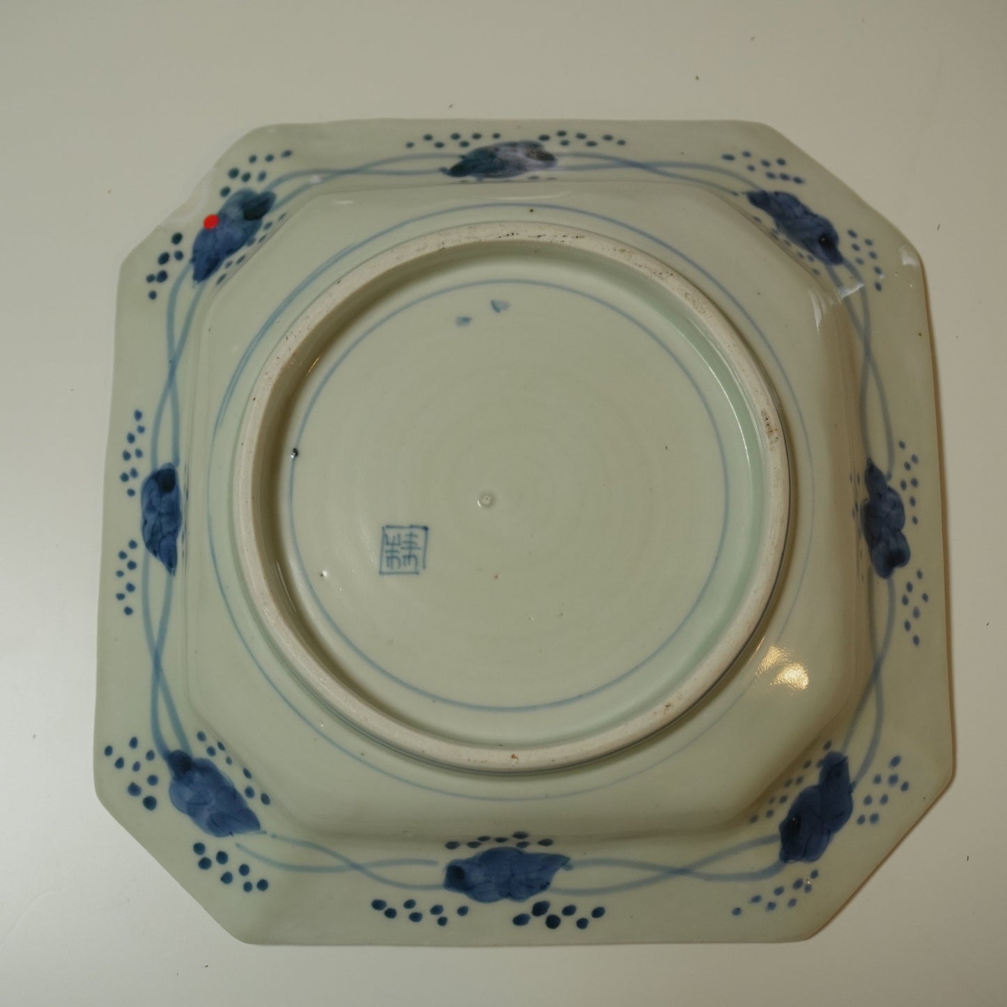 【キズあり】淡い色味が美しい線描き八角平皿 - Kotto Shop