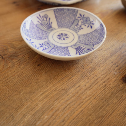 可愛らしい柔らかブルーのーの印判小皿 - Kotto Shop