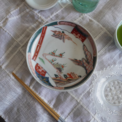 彩り豊かな余白のある古伊万里中皿 - Kotto Shop