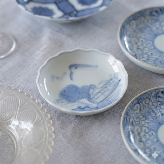 藍の山水描く輪花の小皿 - Kotto Shop