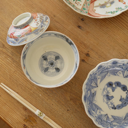 淡い色味の染付と色絵の茶碗 - Kotto Shop