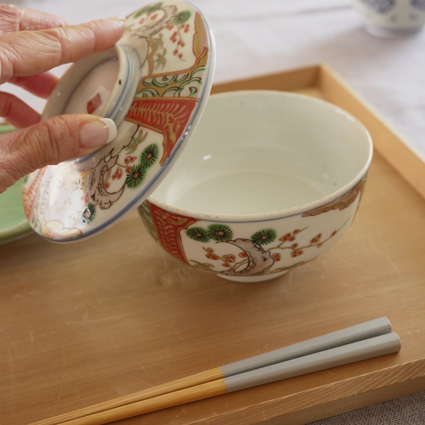 すっきりとした色味の色絵お茶碗 - Kotto Shop