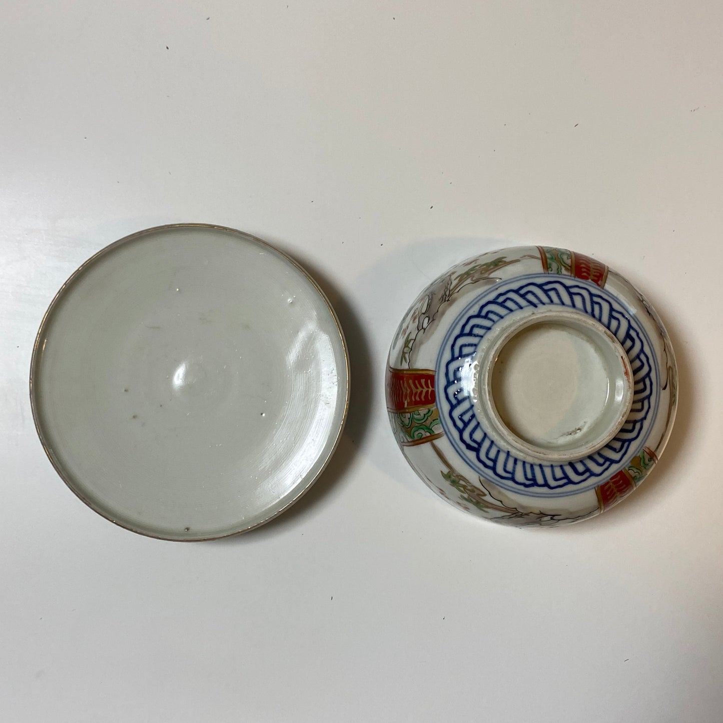 すっきりとした色味の色絵お茶碗 - Kotto Shop