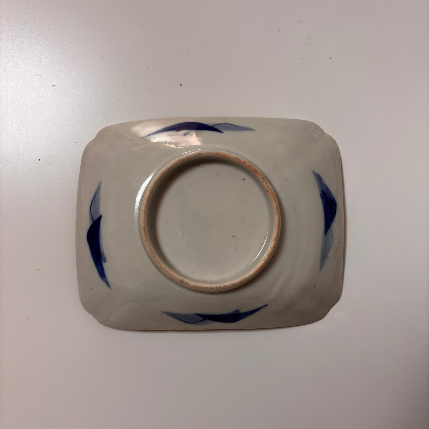 静かな山あいで金彩の美しい角皿 - Kotto Shop