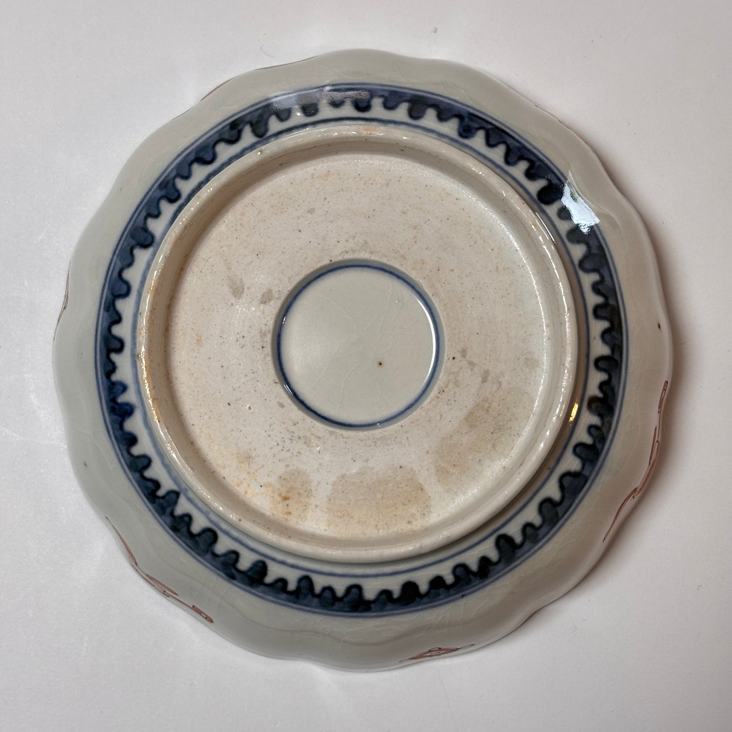 菊と鶴が舞う色絵ます皿（甘手） - Kotto Shop