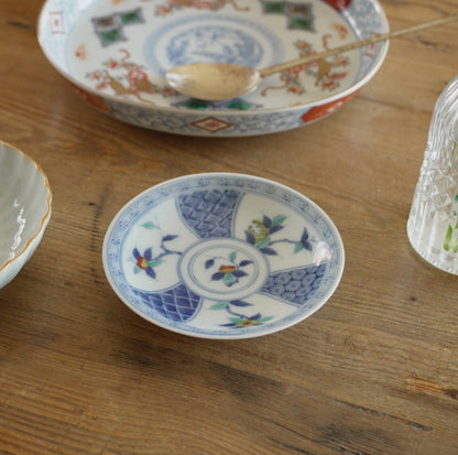 平戸焼の可愛らしい色絵花文小皿 - Kotto Shop