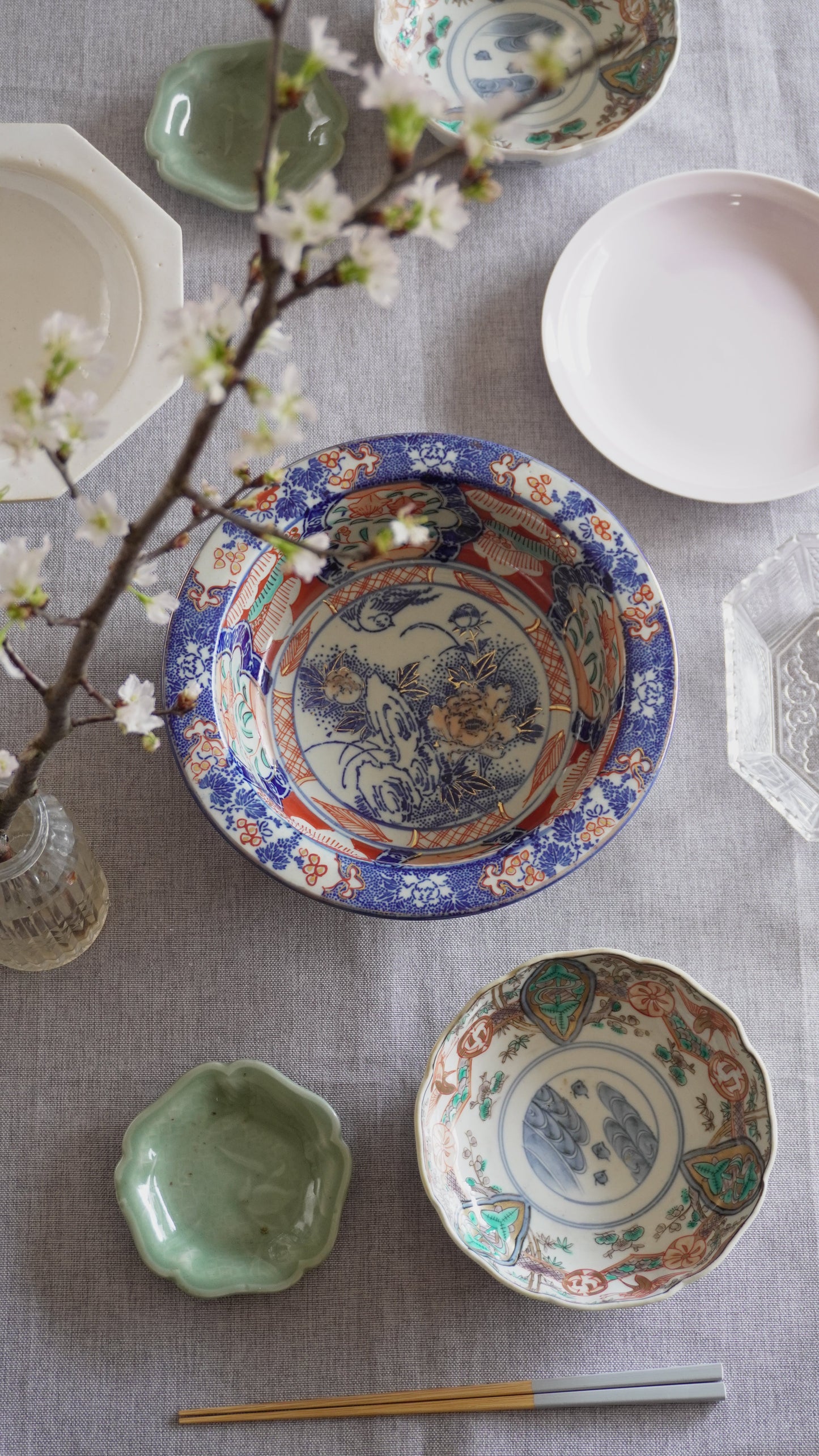 カジュアルに華やぐ牡丹に鳥図の鉢 - Kotto Shop