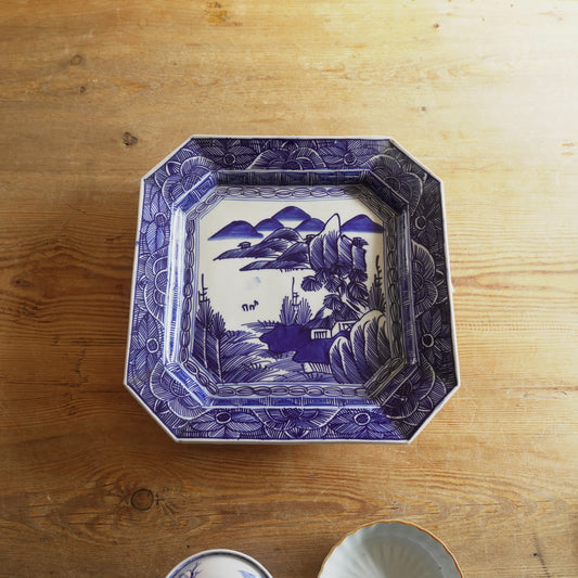 山水風景の八角染付大皿 - Kotto Shop
