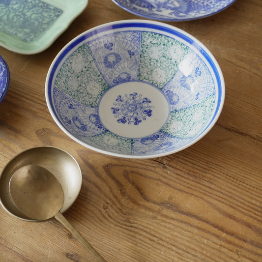 ブルーとグリーンの扇文丼鉢 - Kotto Shop