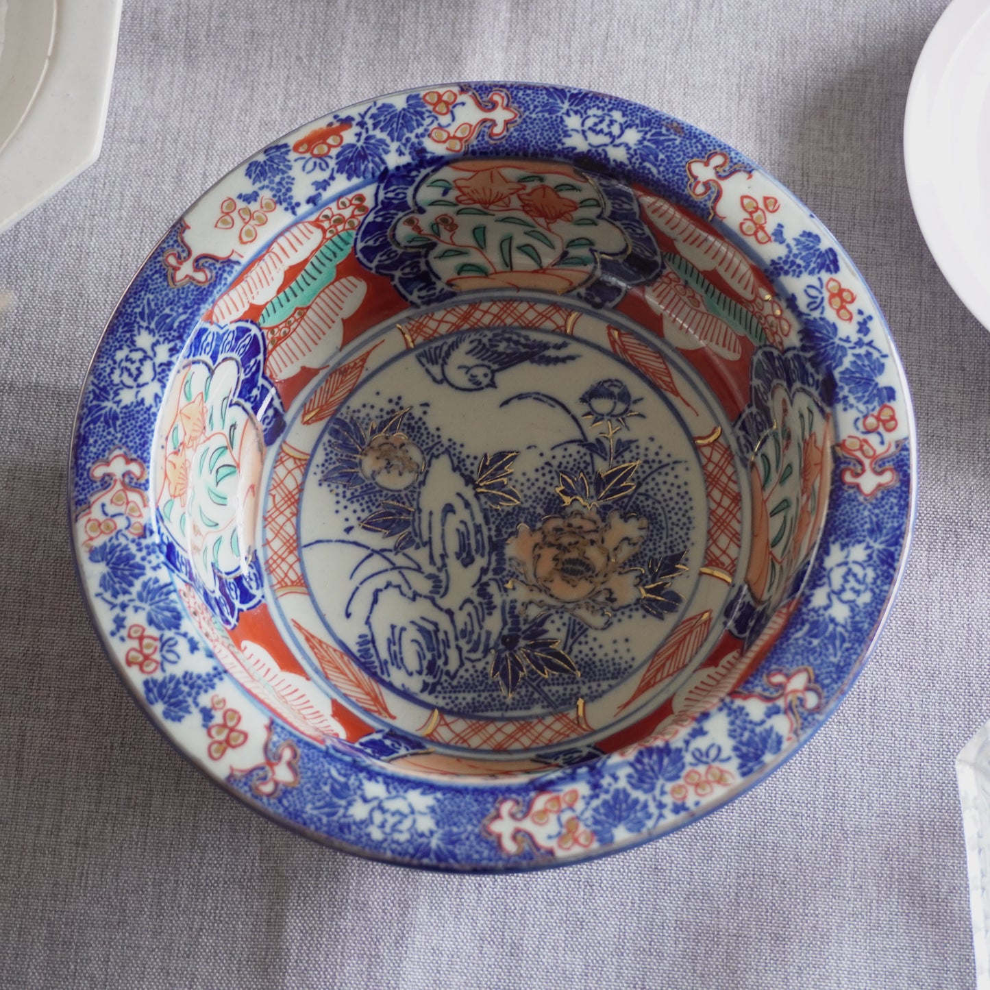 カジュアルに華やぐ牡丹に鳥図の鉢 - Kotto Shop