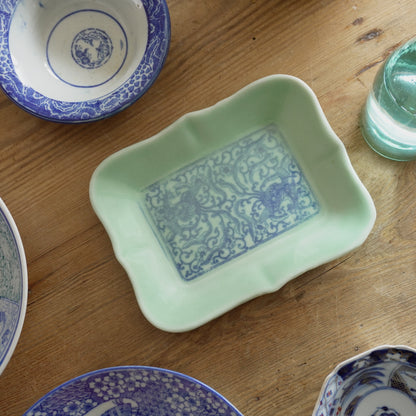 鳳凰舞うグリーンの変形皿 - Kotto Shop