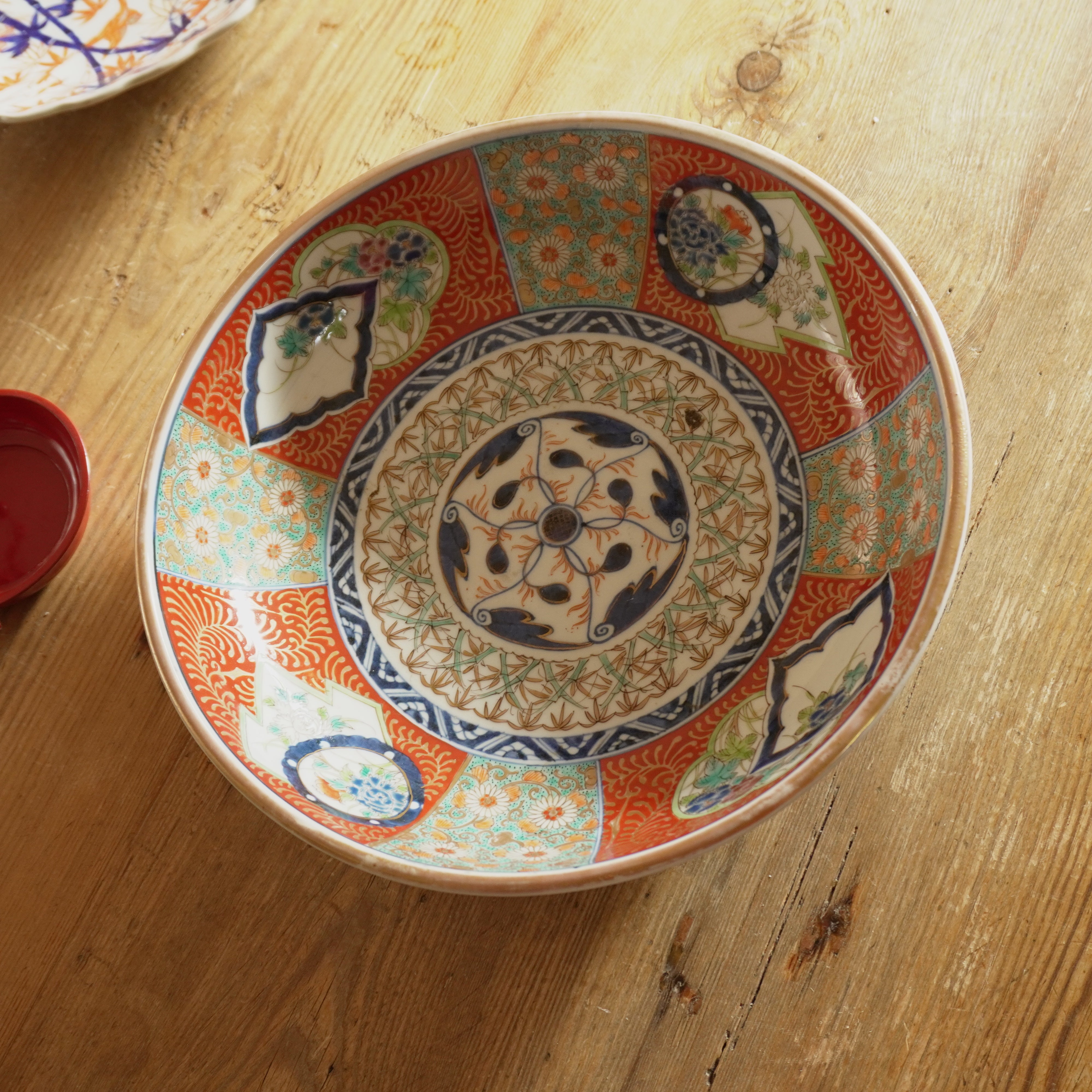 日肥其泉、色絵金彩大皿 美しい色絵金彩の大鉢 – Kotto Shop