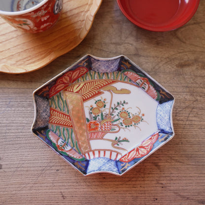 可憐な明治伊万里変形皿 - Kotto Shop